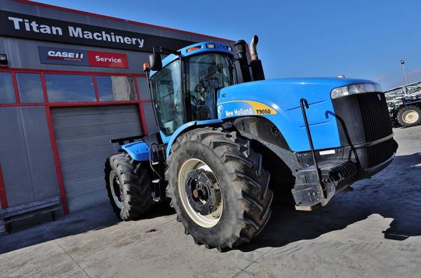 New Holland T9050
