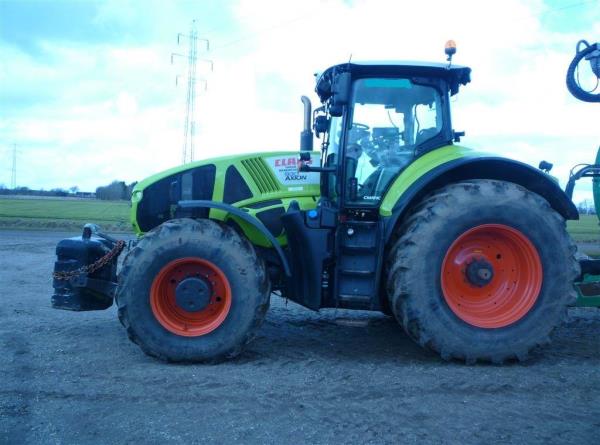 CLAAS Axion 930 CMatic Billig traktor til forårs arbejde