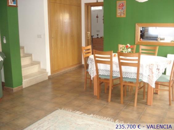 Vendo casa de 3 habitaciones en La Pobla de Vallbona Valencia