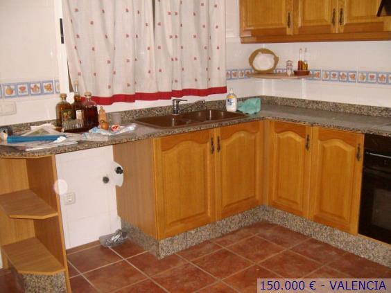 Se vende casa de 3 habitaciones en Riba roja de Túria Valencia
