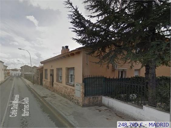Casa en venta de 5 habitaciones en Estremera Madrid