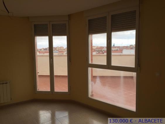 Vendo piso de 150 metros en  Albacete Capital