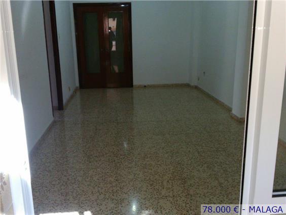Vendo piso de 3 habitaciones en Vélez Málaga