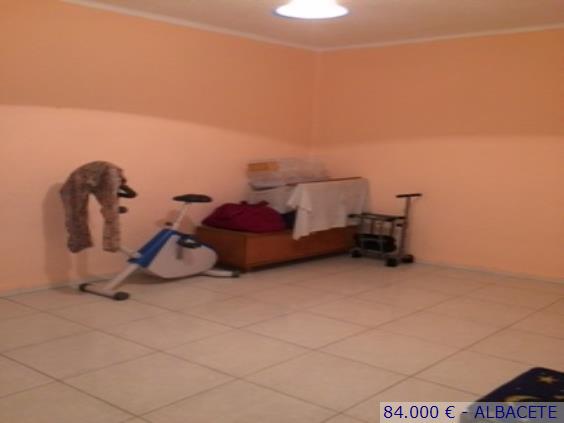 Se vende piso de 3 habitaciones en  Albacete Capital