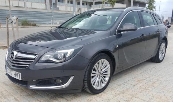 Opel insignia 5 puertas Diesel del año 2014