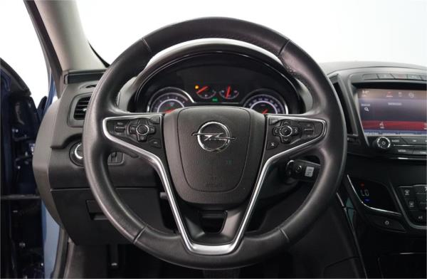 Opel insignia 5 puertas Automático Diesel del año 2015