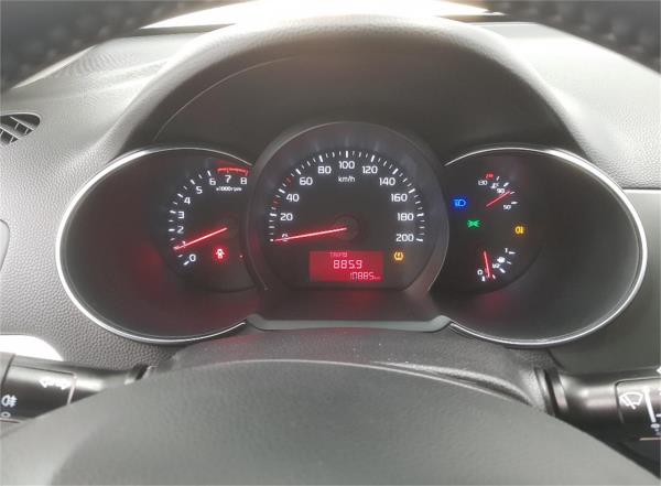 Kia picanto 5 puertas Gasolina del año 2017