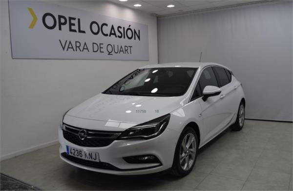 Opel astra 5 puertas Diesel del año 2018