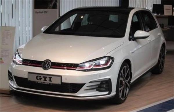 Volkswagen golf 5 puertas Automático Gasolina del año 2018
