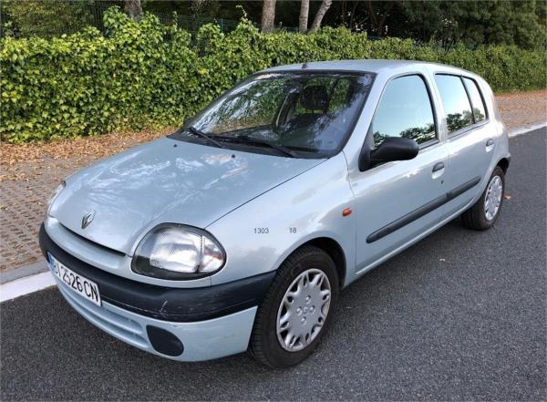 Renault clio 5 puertas Diesel del año 1999